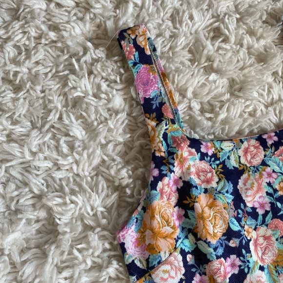 Safe Spring Dress - Picture 3 of 4